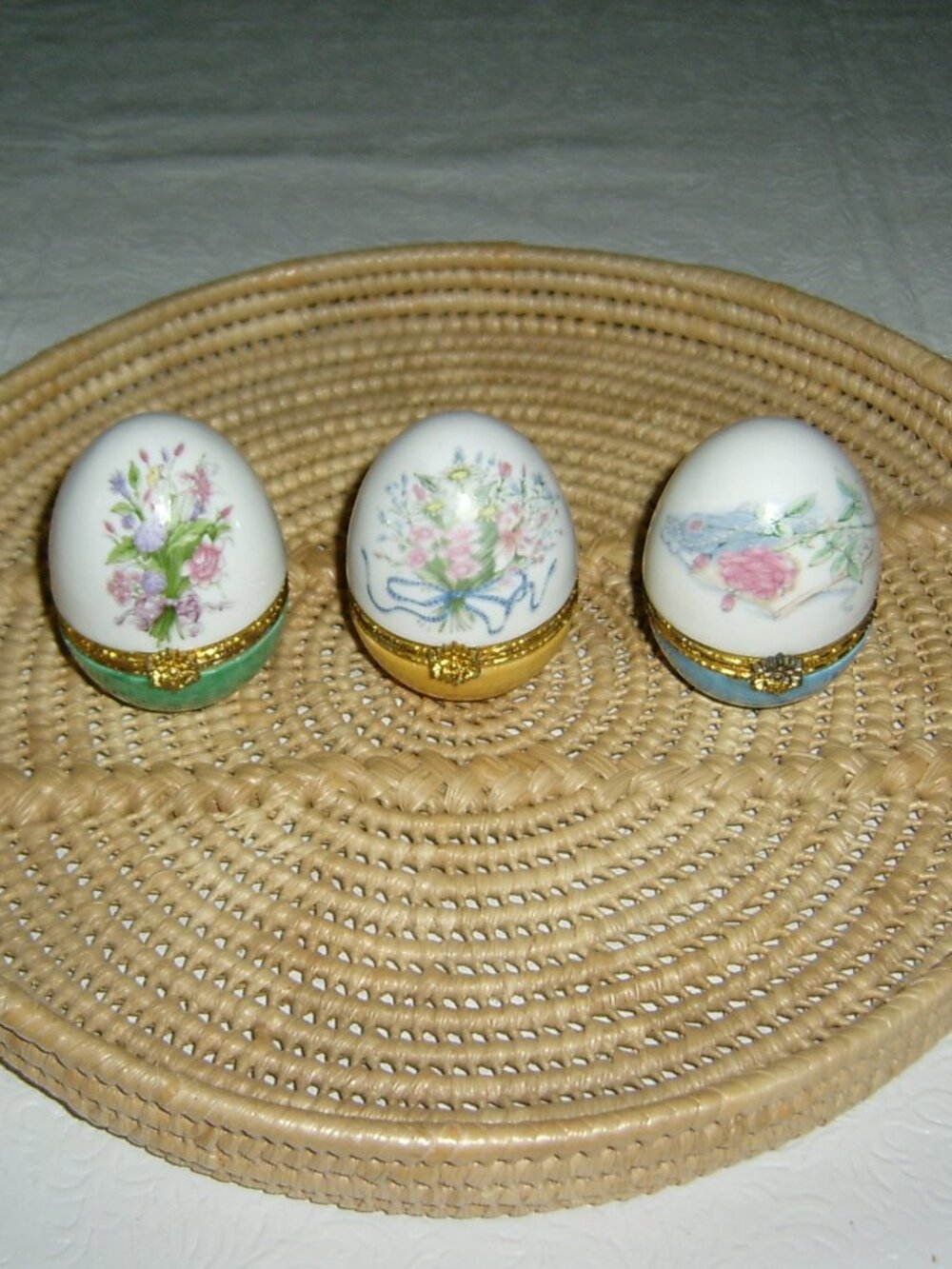 Three Porcelain Egg Shaped Hinged Limoge Style Trinket Boxes Vtg